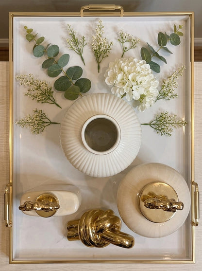 Set Decorativo "Brillo y Sofisticación": 6 Piezas con Bandeja Espejada y Acentos Dorados