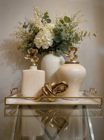 Set Decorativo "Brillo y Sofisticación": 6 Piezas con Bandeja Espejada y Acentos Dorados