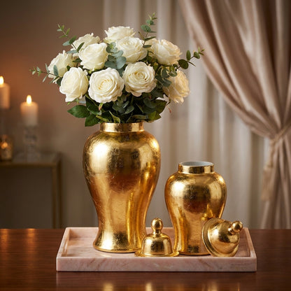 Set Decorativo Elegante de 3 Piezas con Jarrones Dorados y Bandeja