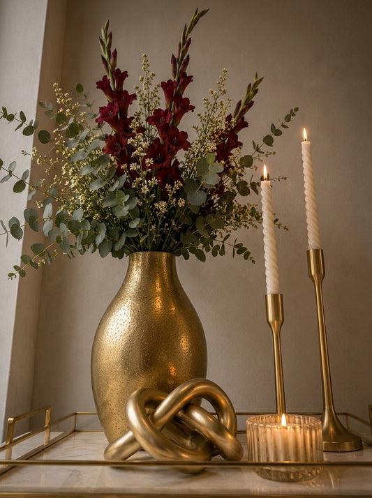 Set Decorativo "Reflejos de Oro": 6 Piezas de Elegancia con Candelabros y Bandeja